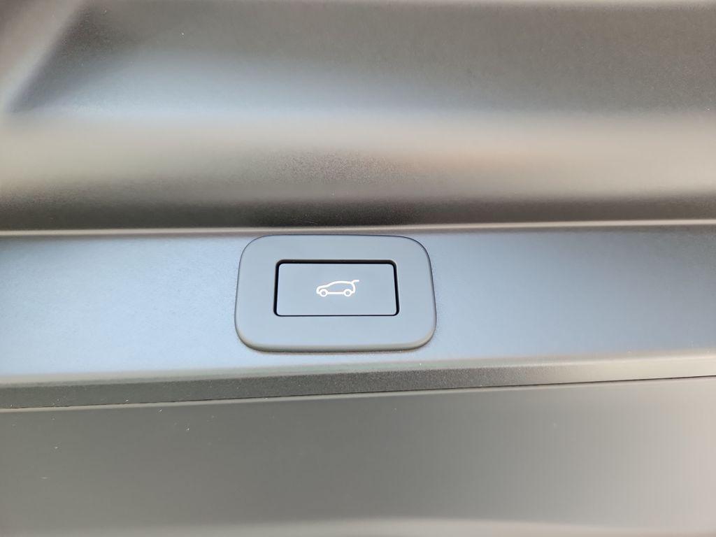 new 2026 Land Rover Range Rover car, priced at $135,185