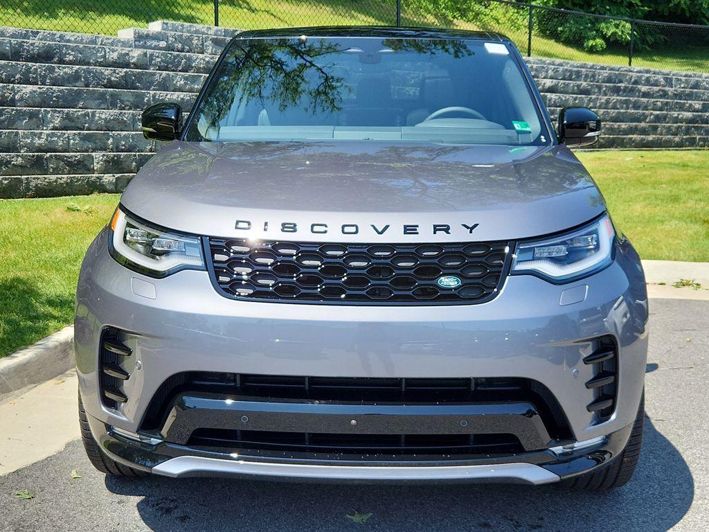 new 2025 Land Rover Discovery car, priced at $76,928
