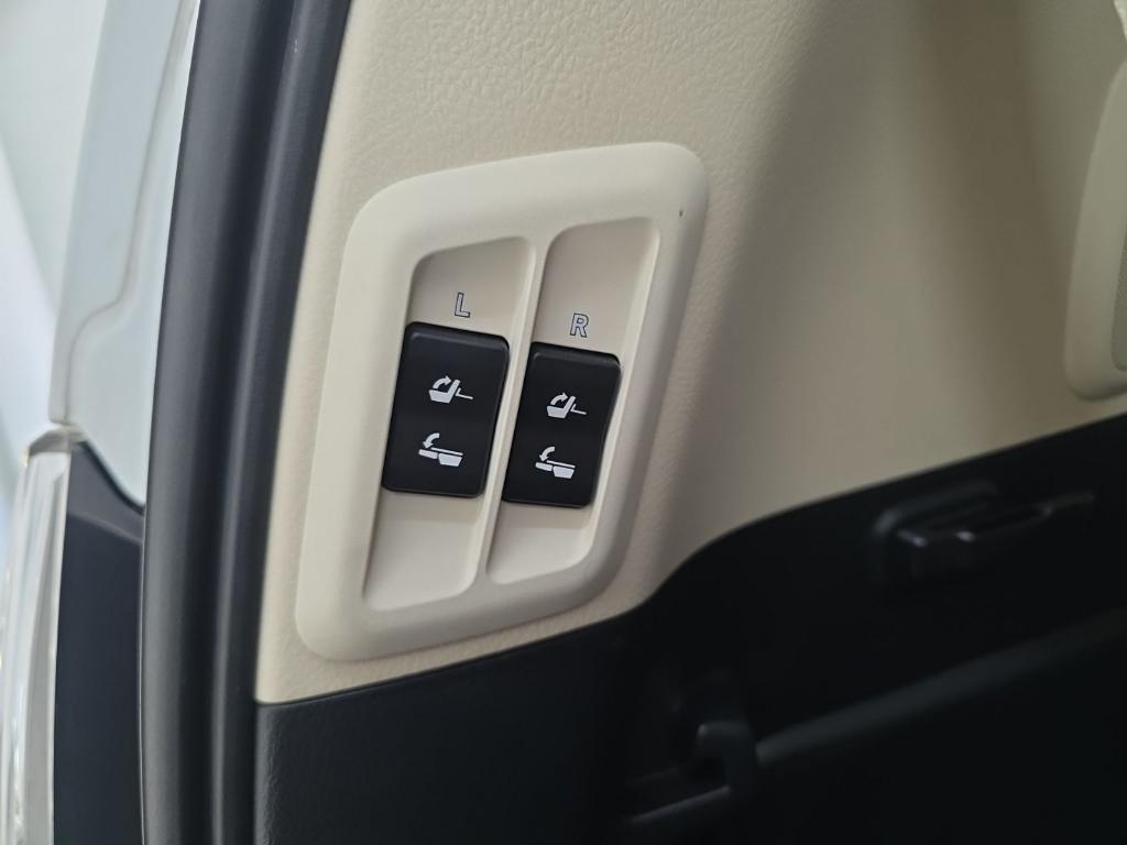 used 2023 Lexus GX 460 car, priced at $53,173