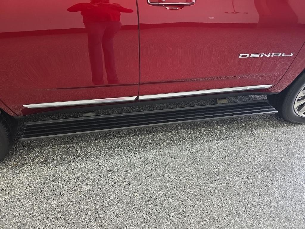 used 2023 GMC Yukon car, priced at $58,300