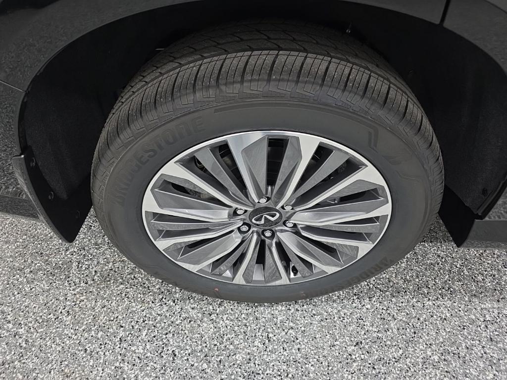 new 2026 INFINITI QX80 car, priced at $86,703