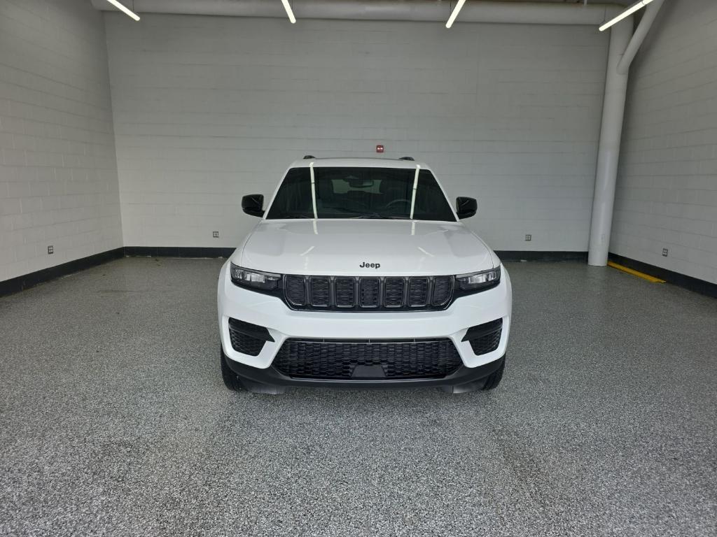 used 2023 Jeep Grand Cherokee car, priced at $29,386