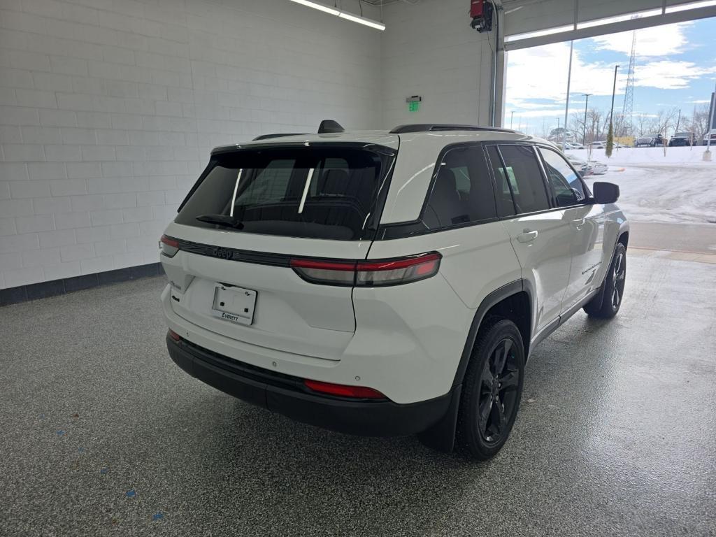 used 2023 Jeep Grand Cherokee car, priced at $29,386