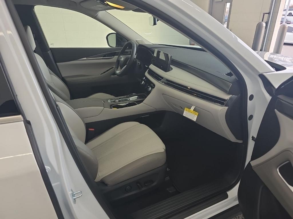 new 2026 INFINITI QX60 car, priced at $51,300