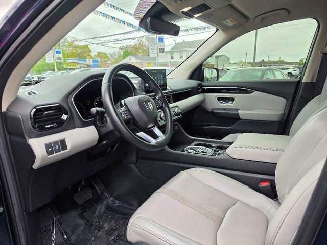 used 2023 Honda Pilot car, priced at $35,579