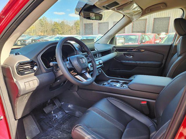new 2025 Honda Pilot car, priced at $47,550