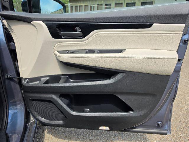 used 2025 Honda Odyssey car, priced at $40,847