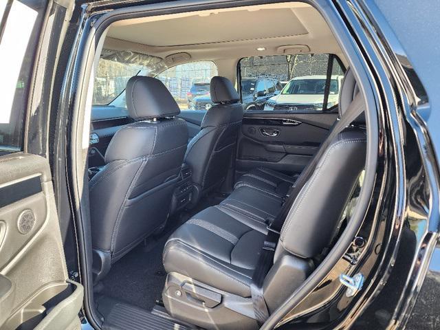 new 2025 Honda Pilot car, priced at $52,995