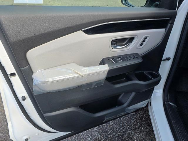 new 2025 Honda Pilot car, priced at $53,450