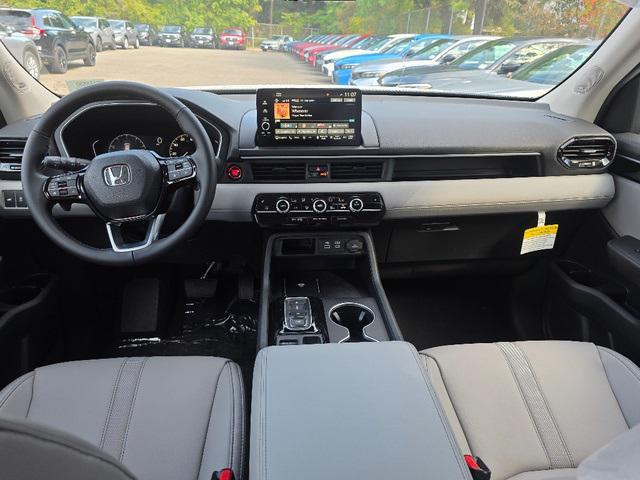 new 2025 Honda Pilot car, priced at $53,450