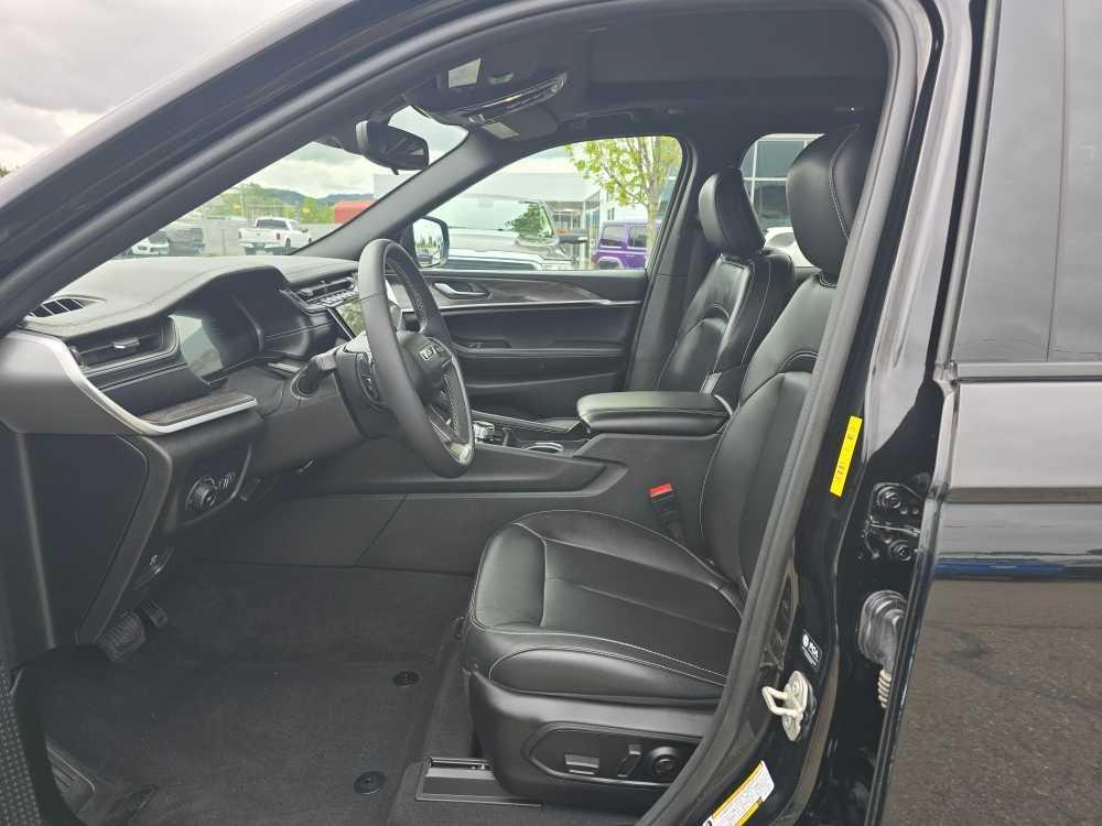 used 2024 Jeep Grand Cherokee car, priced at $31,245