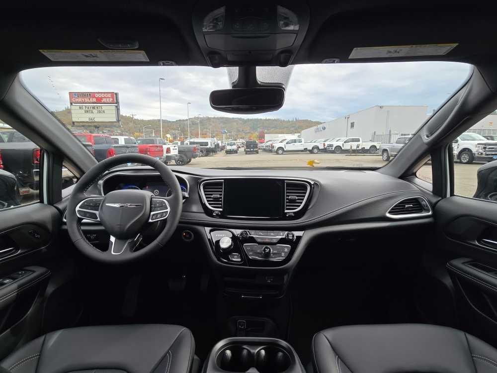 new 2026 Chrysler Pacifica car, priced at $42,995