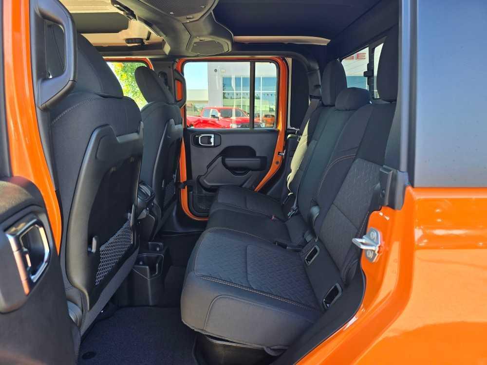 new 2025 Jeep Gladiator car, priced at $48,995