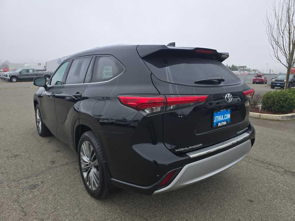 used 2020 Toyota Highlander car, priced at $31,995