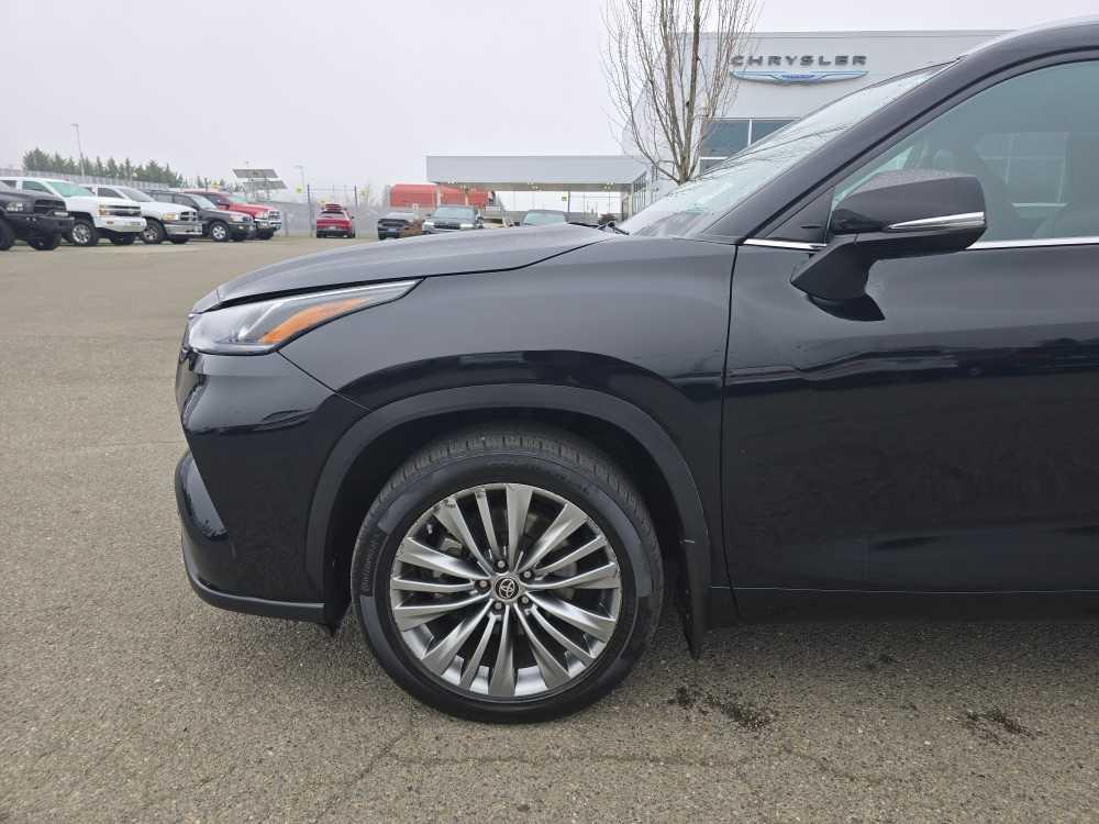 used 2020 Toyota Highlander car, priced at $31,995