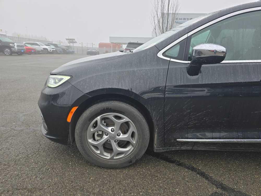 used 2023 Chrysler Pacifica car, priced at $25,995