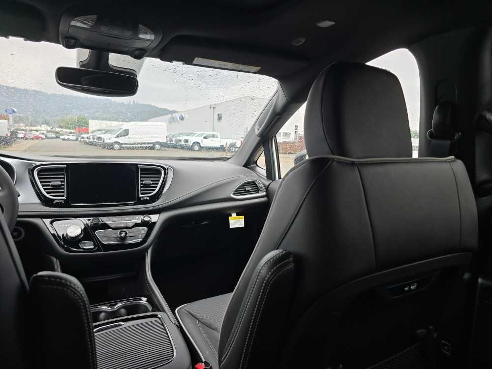 new 2026 Chrysler Pacifica car, priced at $43,995