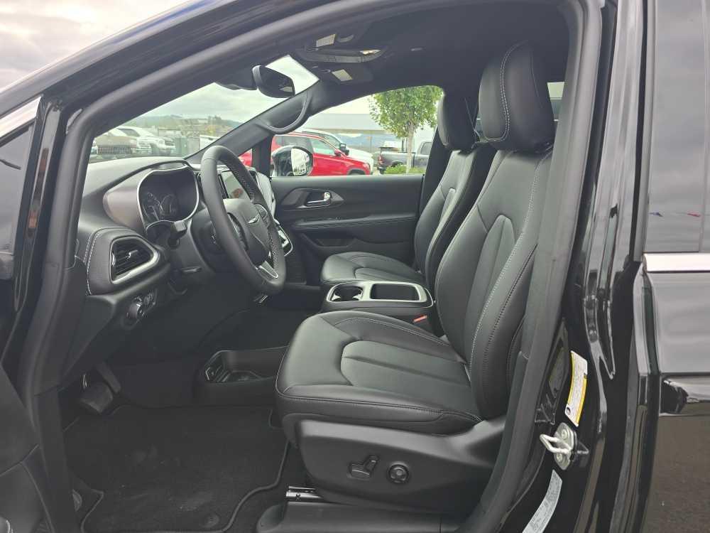 new 2026 Chrysler Pacifica car, priced at $39,995