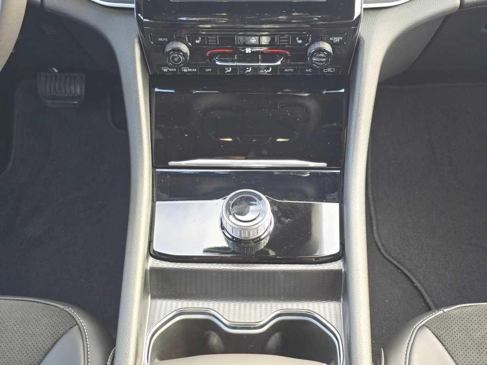 new 2025 Jeep Grand Cherokee L car, priced at $41,995