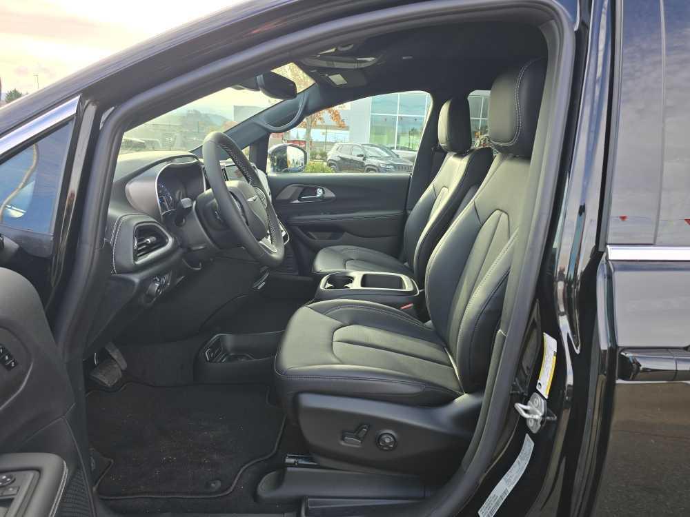 new 2026 Chrysler Pacifica car, priced at $41,995