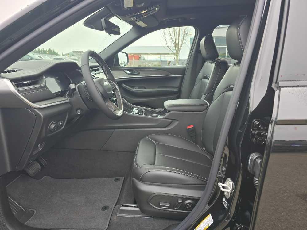 new 2025 Jeep Grand Cherokee L car, priced at $51,995