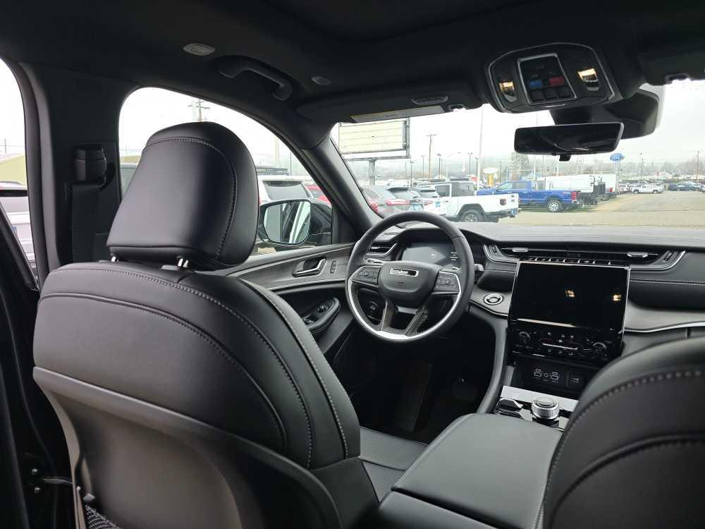 new 2025 Jeep Grand Cherokee L car, priced at $51,995