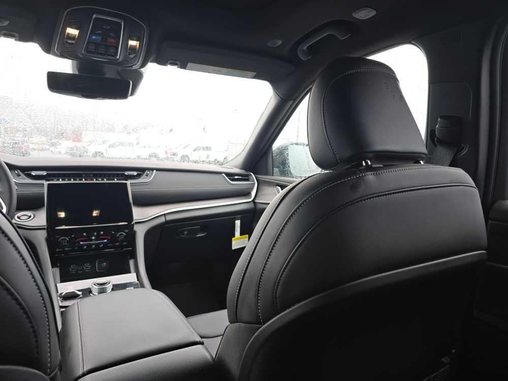 new 2025 Jeep Grand Cherokee L car, priced at $50,995