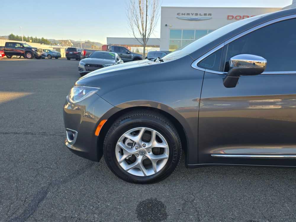 used 2020 Chrysler Pacifica car, priced at $25,495