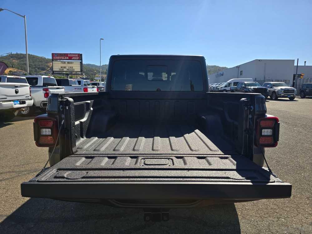 new 2025 Jeep Gladiator car, priced at $47,495