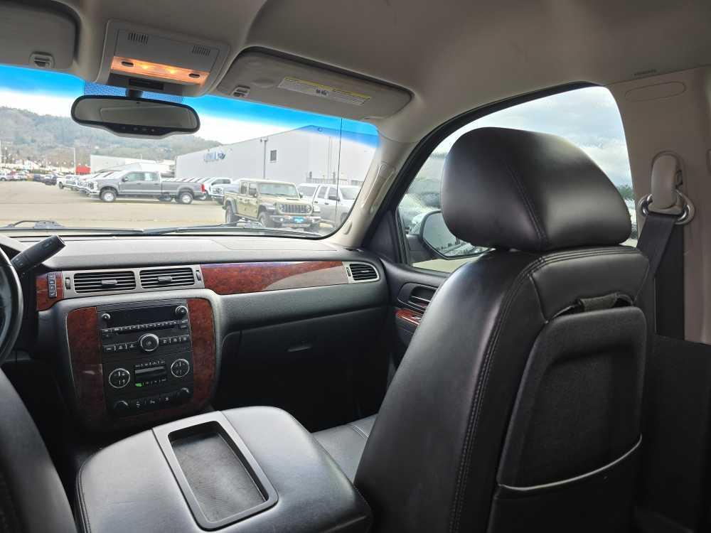 used 2011 Chevrolet Avalanche car, priced at $11,995