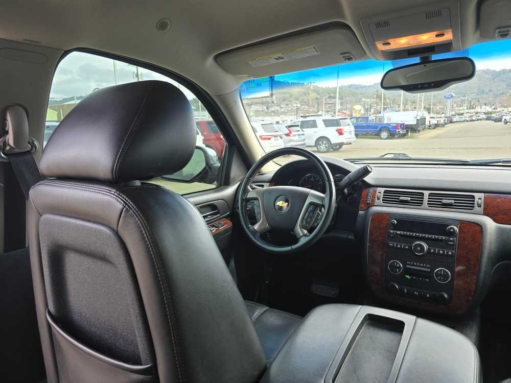 used 2011 Chevrolet Avalanche car, priced at $11,995