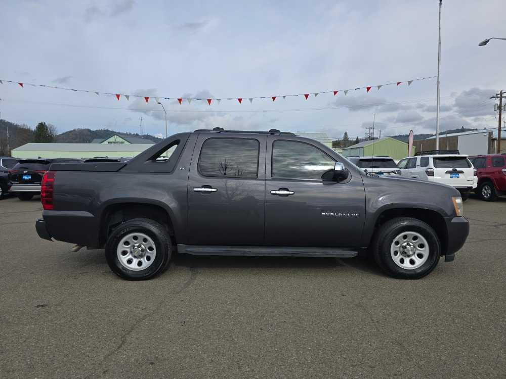 used 2011 Chevrolet Avalanche car, priced at $11,995