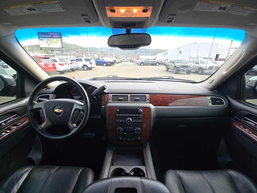 used 2011 Chevrolet Avalanche car, priced at $11,995