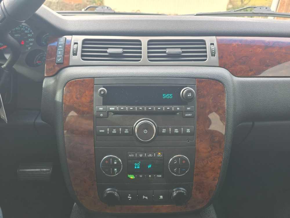 used 2011 Chevrolet Avalanche car, priced at $11,995