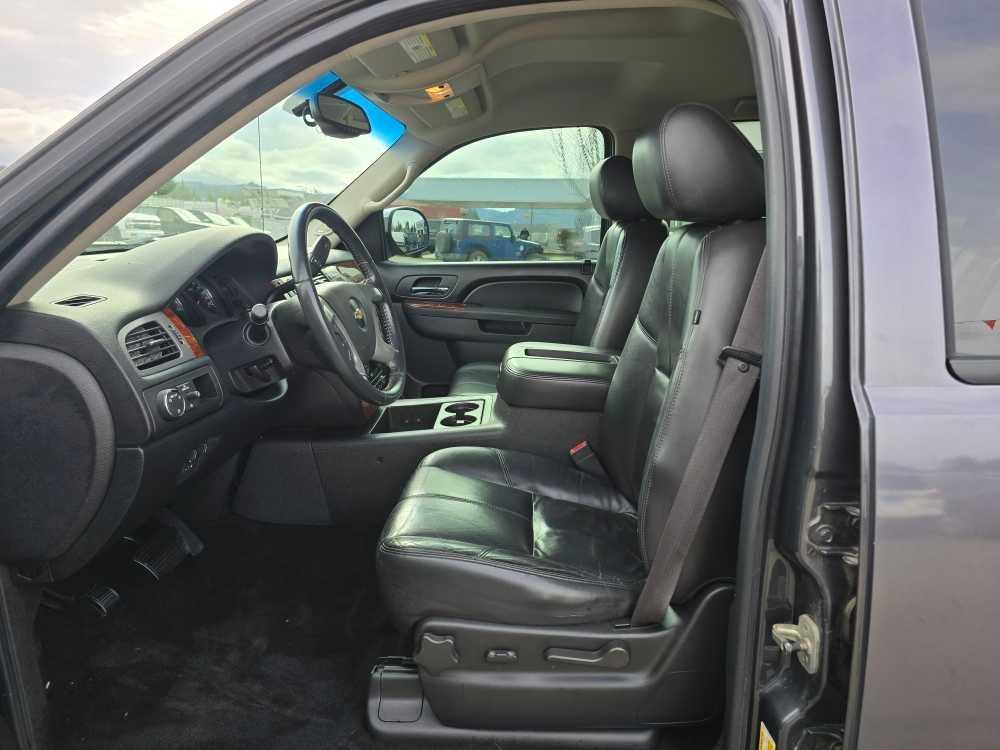 used 2011 Chevrolet Avalanche car, priced at $11,995