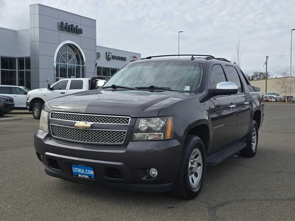 used 2011 Chevrolet Avalanche car, priced at $11,995