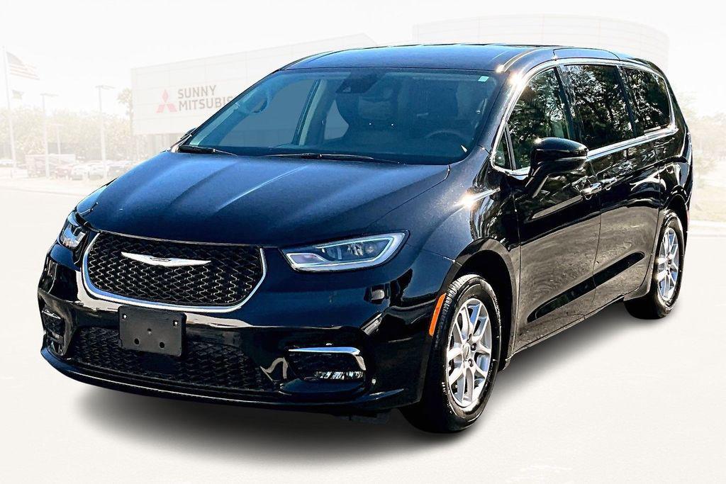 used 2024 Chrysler Pacifica car, priced at $25,767