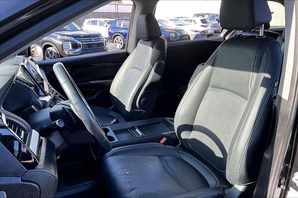 used 2024 Honda Odyssey car, priced at $33,934