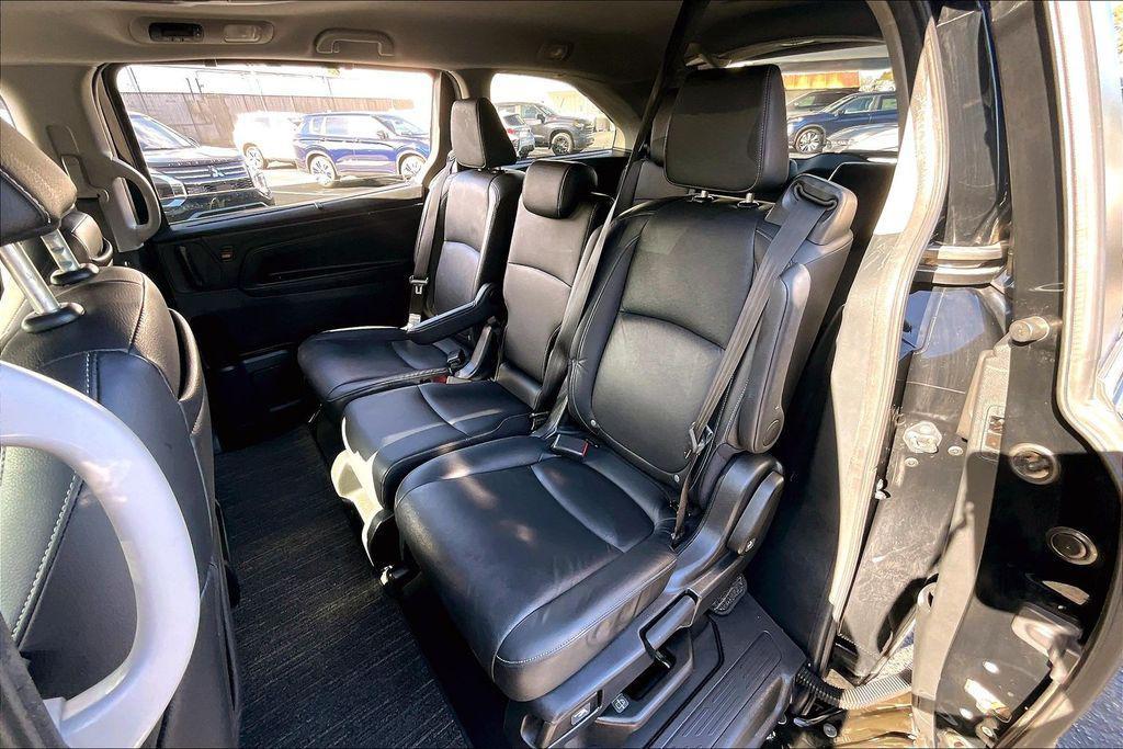 used 2024 Honda Odyssey car, priced at $33,934