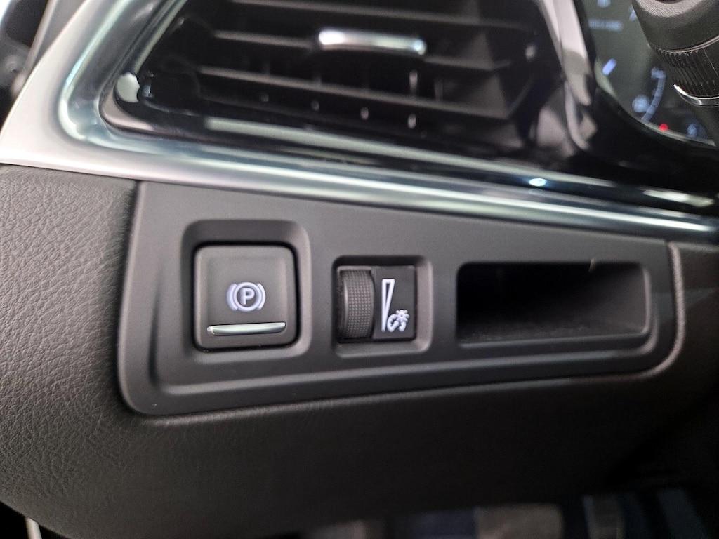 used 2025 Cadillac XT6 car, priced at $40,998