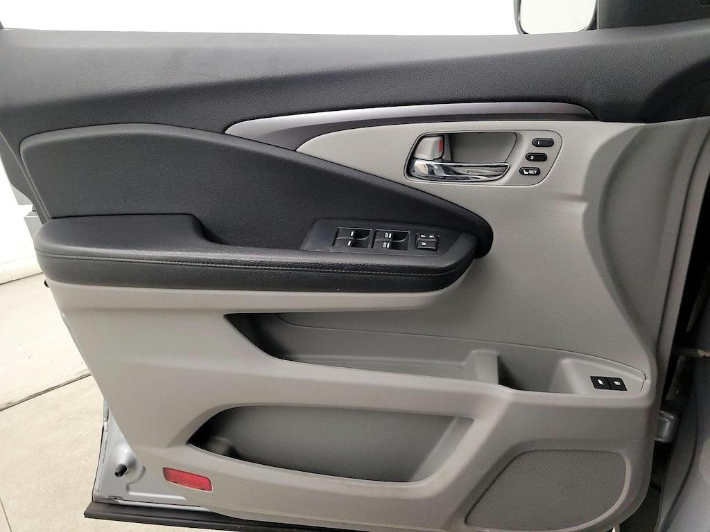 used 2022 Honda Pilot car, priced at $33,998