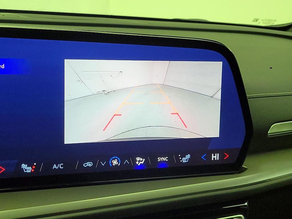 used 2025 Chevrolet Traverse car, priced at $33,998