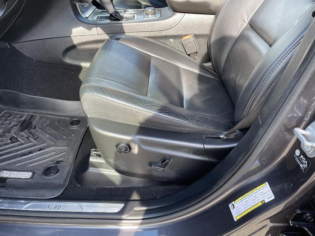 used 2021 Jeep Grand Cherokee car, priced at $27,373