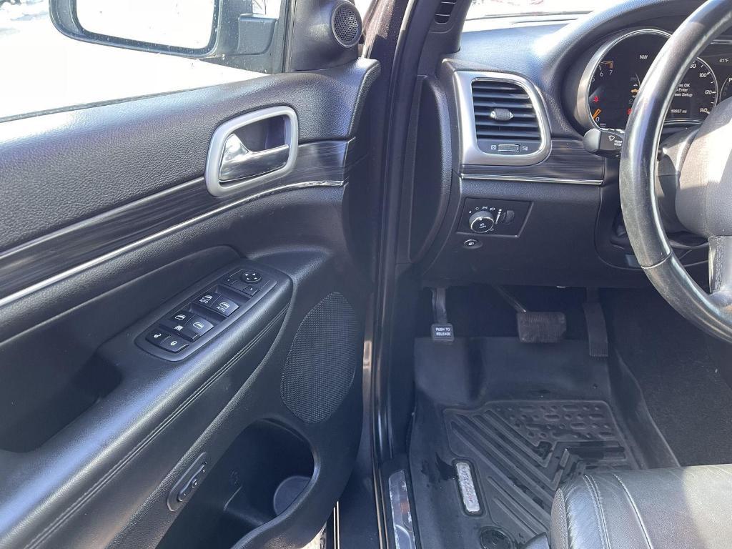 used 2021 Jeep Grand Cherokee car, priced at $27,373