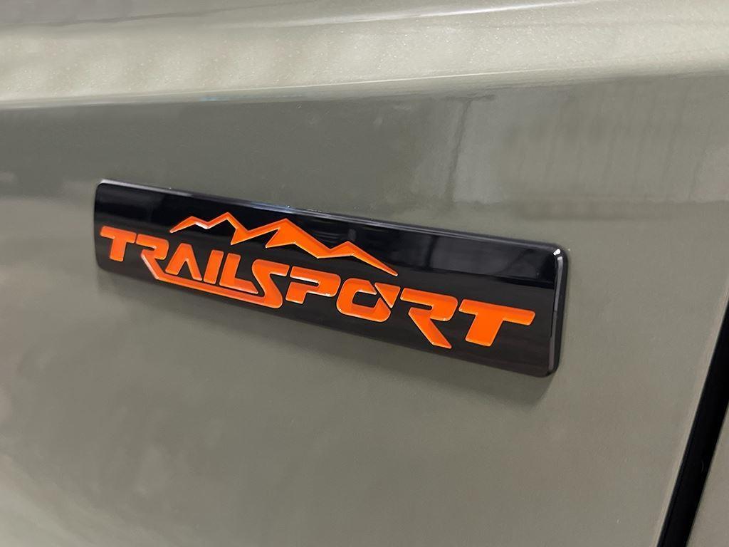 new 2026 Honda CR-V Hybrid car, priced at $39,647