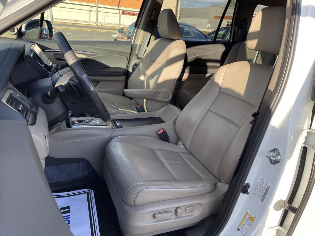 used 2022 Honda Pilot car, priced at $32,313