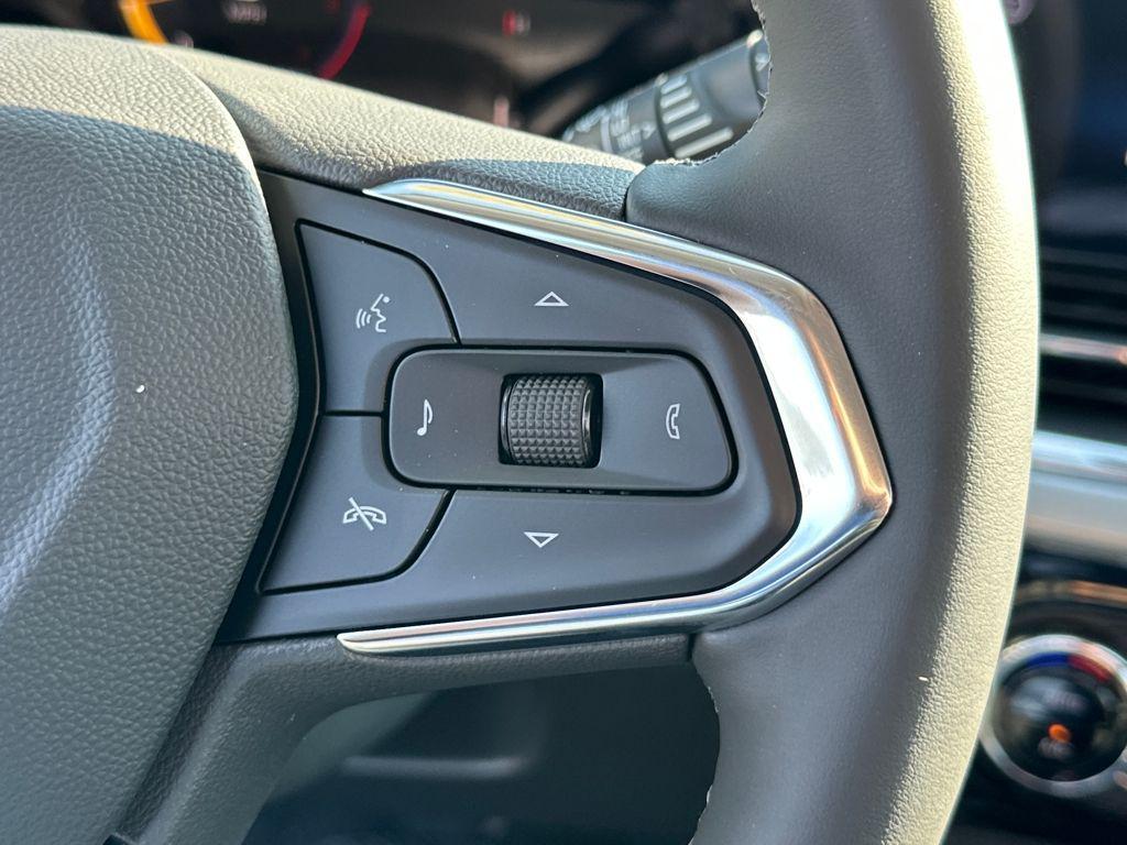 new 2025 Chevrolet Trax car, priced at $23,432