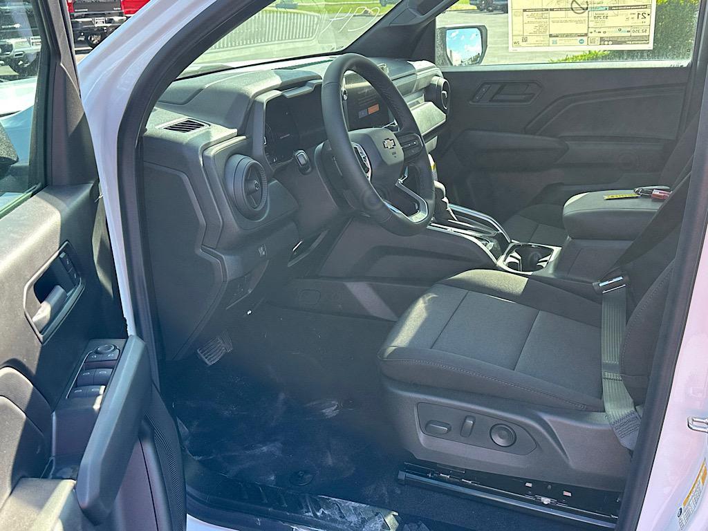 new 2026 Chevrolet Colorado car, priced at $33,135