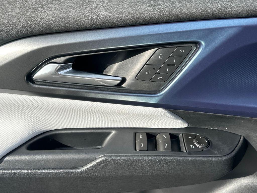 new 2026 Chevrolet Equinox EV car, priced at $40,000