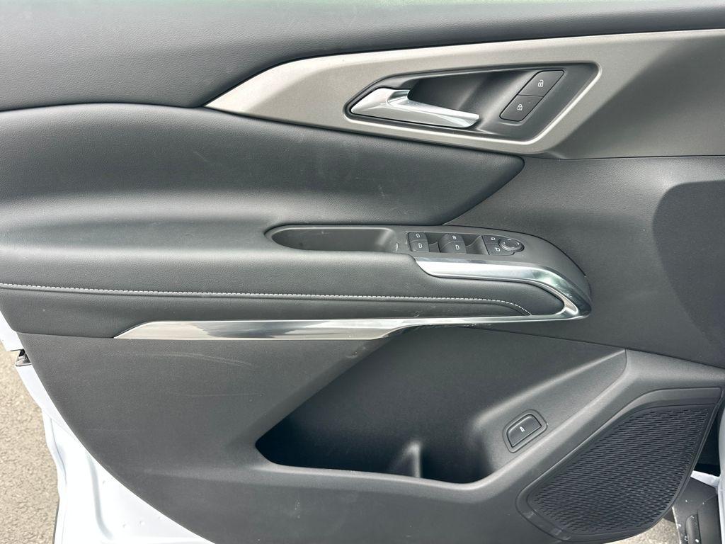 new 2026 Chevrolet Traverse car, priced at $48,514